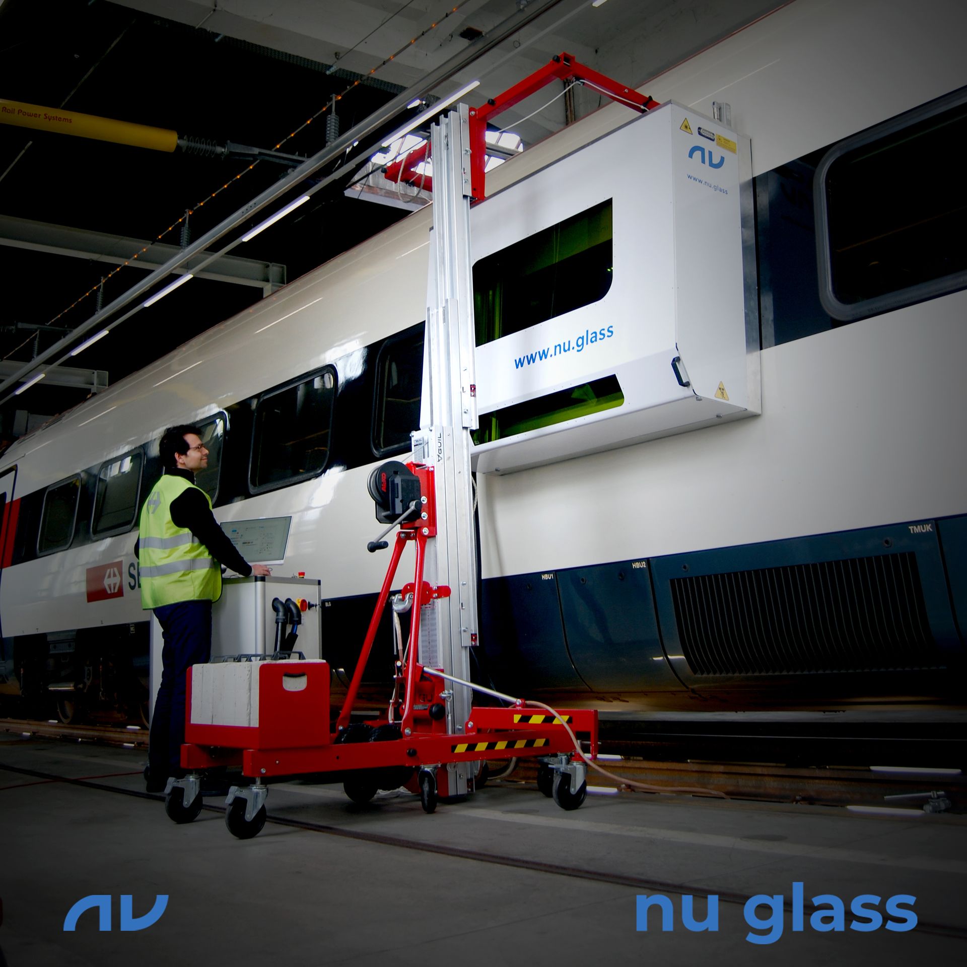 A nu glass employee at work