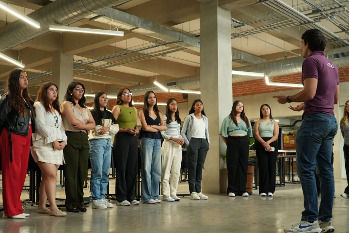 alumnos aprendiendo