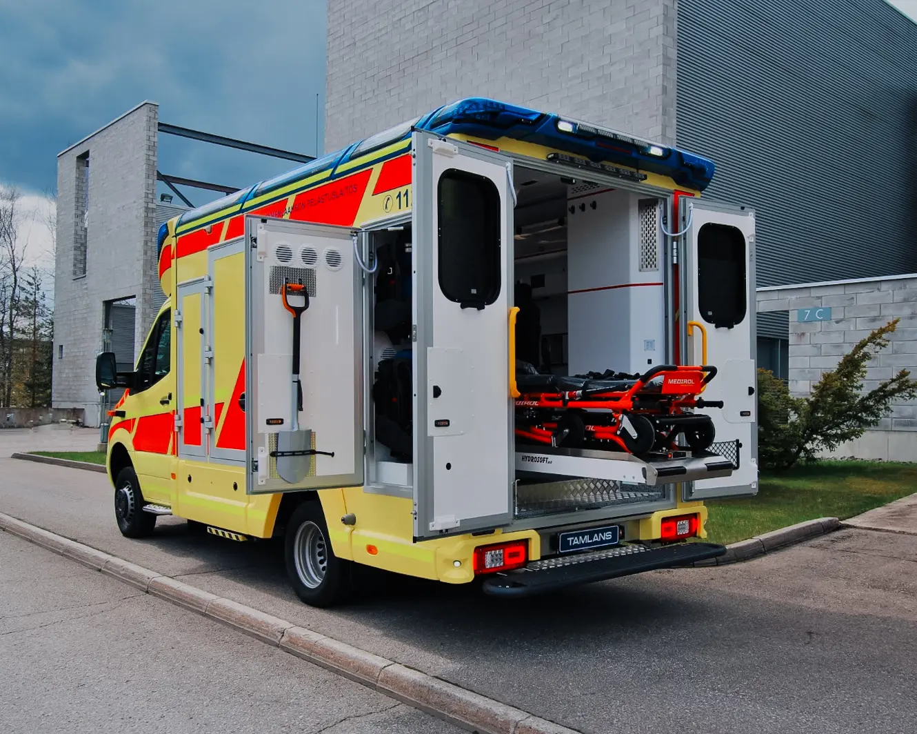 Ambulance equipped by Tamlans