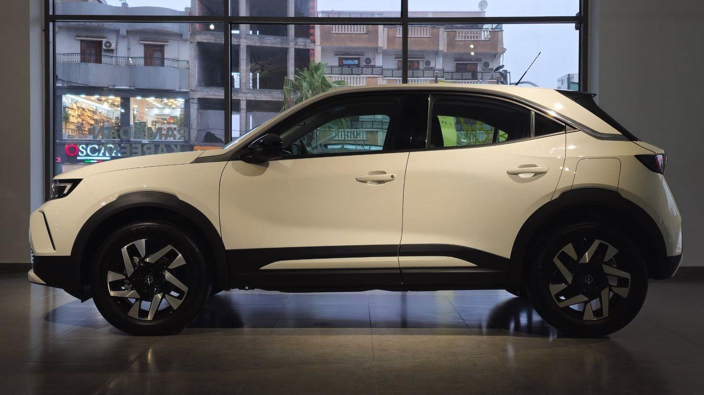 Opel car sold by Halil Commerce et Industrie